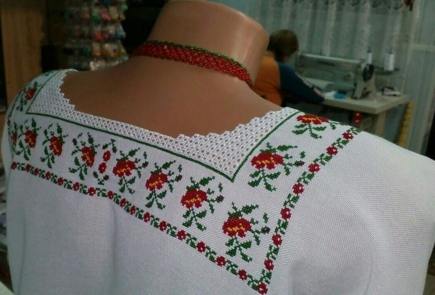 Вишиванка, жіноча вишита блузка ручної роботи "Сучасна кантівка" (Арт. 01890) 01890 фото