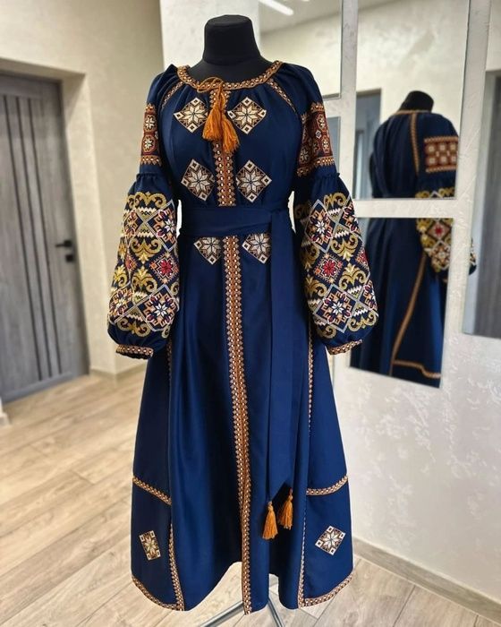 Вишиванка жіноча, сукня вишивана на темно-синьому льоні (Арт. 03742) 03742 фото