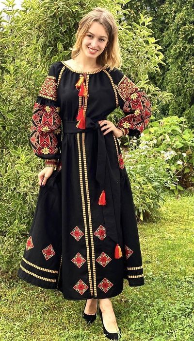 Вишиванка жіноча, сукня вишивана на чорному домотканому (Арт. 03743) 03743 фото