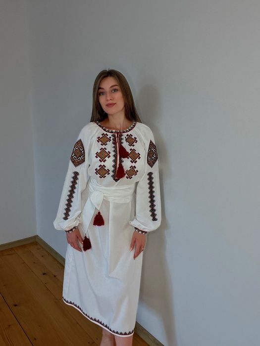 Вишиванка жіноча, сукня вишивана на білому домотканому полотні "Низинка" (Арт. 03710) 03710 фото